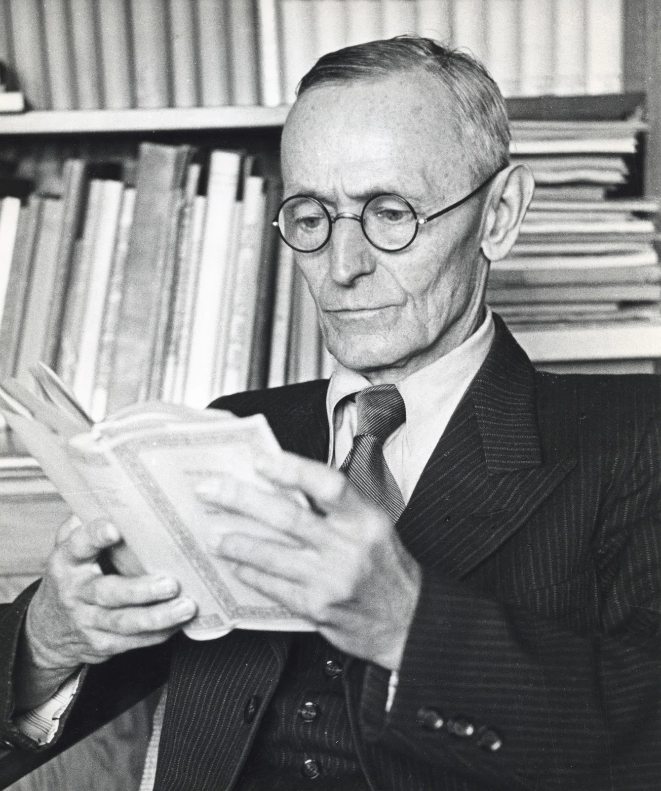 Hermann Hesse, reading
