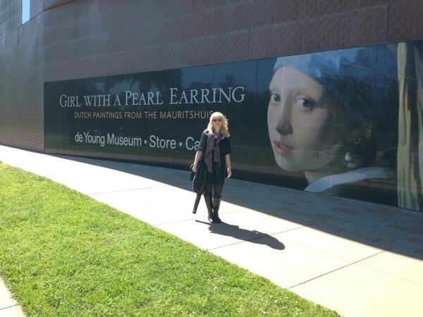Lauren outside the Pearl Earring exhibition