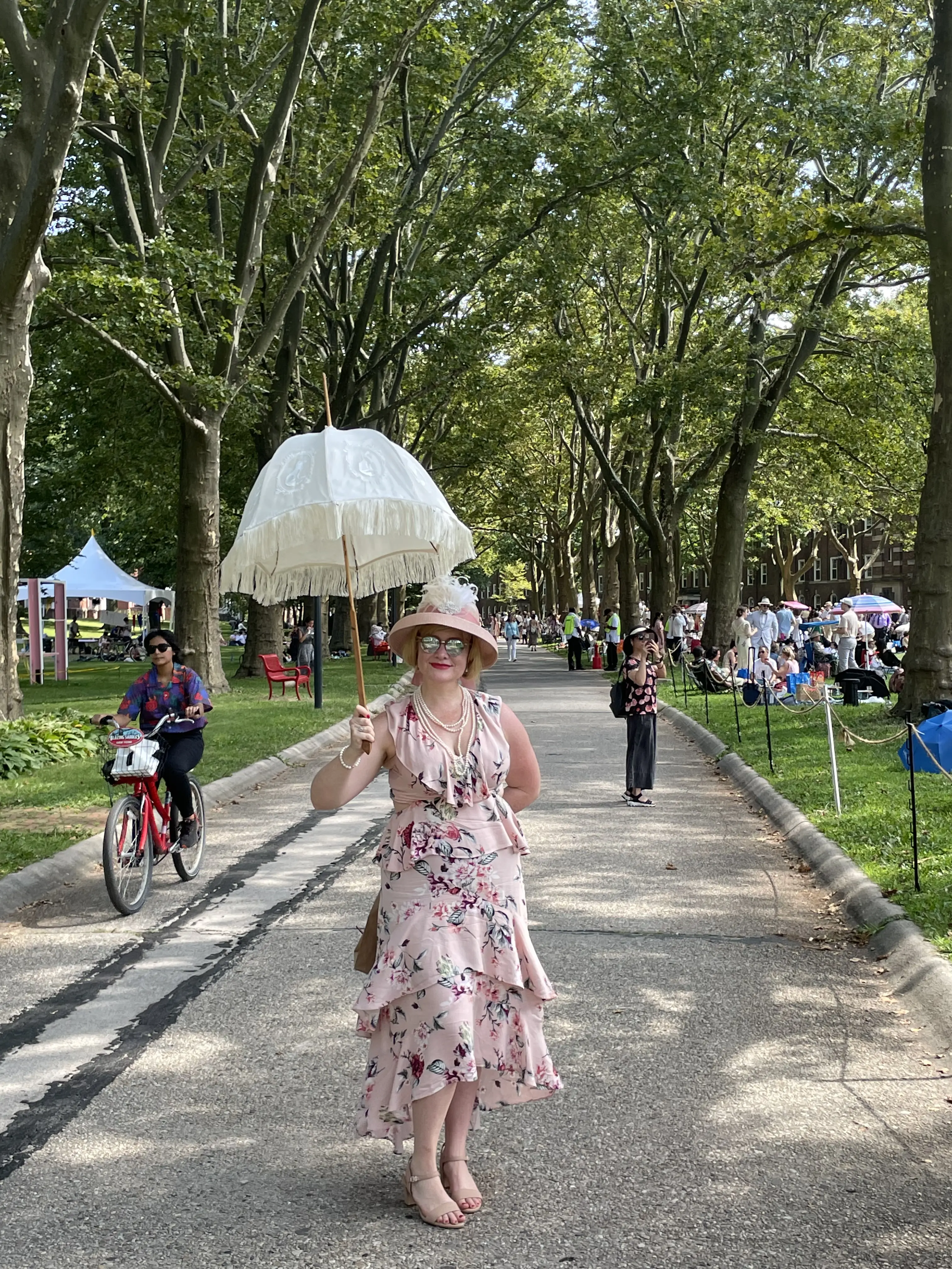 Lauren with her wedding-day vintage parasol